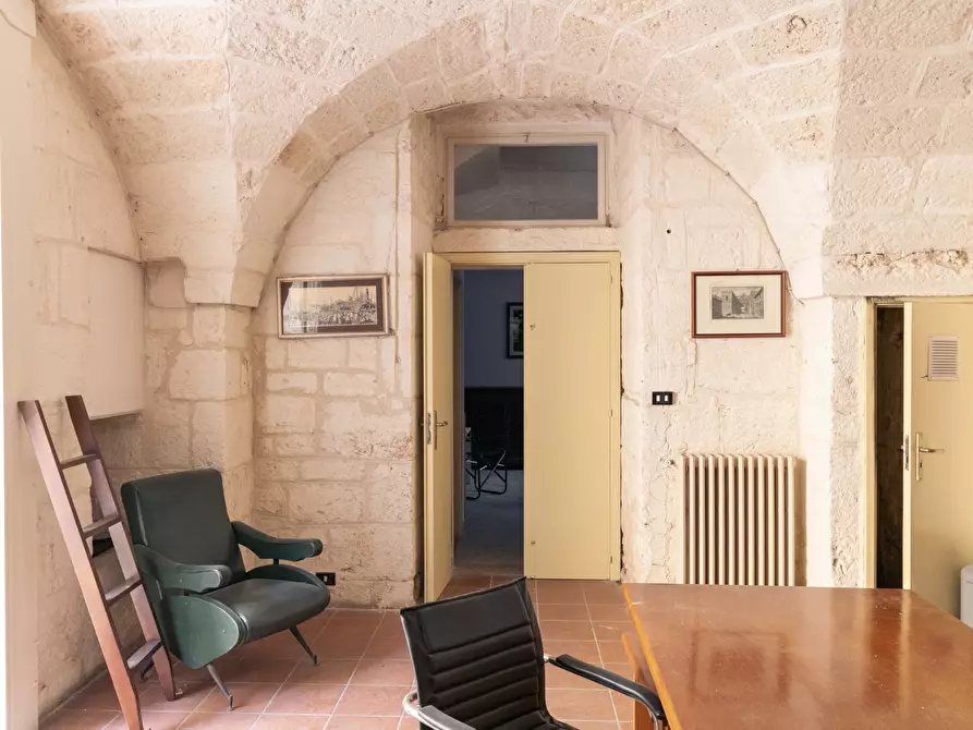 Immagine 15 di Palazzo in vendita  in Via Martiri di Kindu a Ostuni