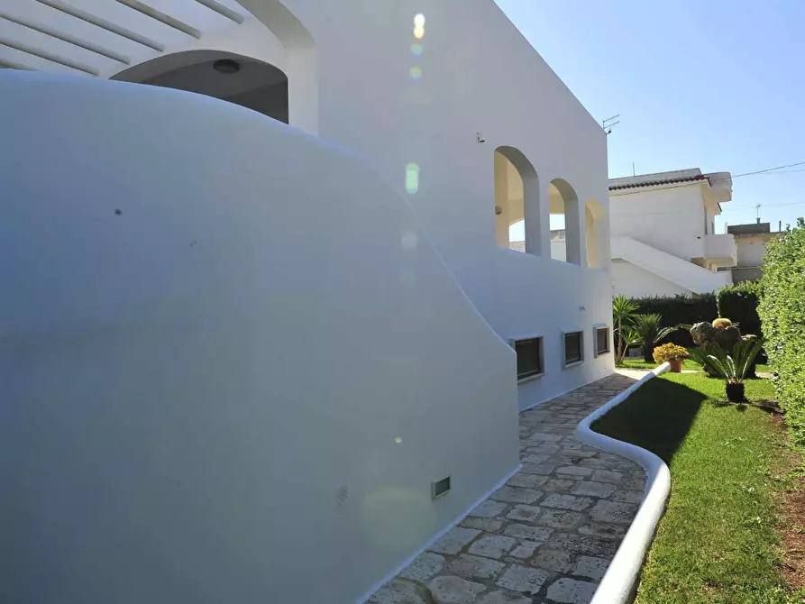 Immagine 6 di Villa in vendita  a Carovigno