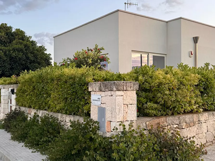 Immagine 5 di Villa in vendita  in diana marina a Ostuni