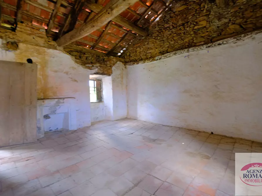 Immagine 48 di Villa in vendita  a Pareto