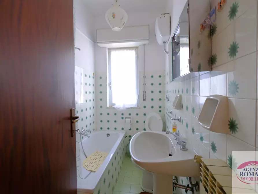 Immagine 10 di Appartamento in vendita  a Urbe