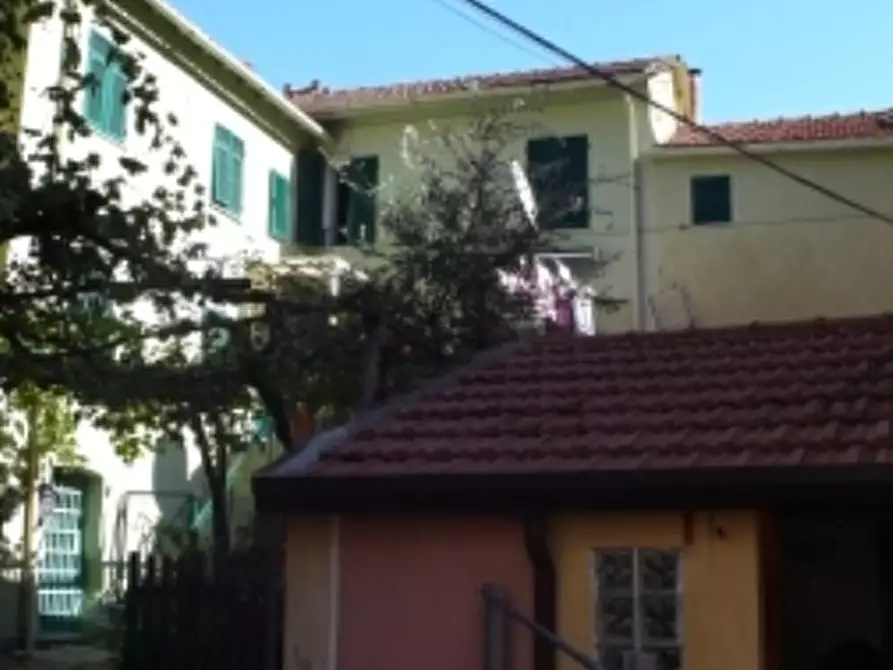 Immagine 18 di Porzione di casa in vendita  a Varazze