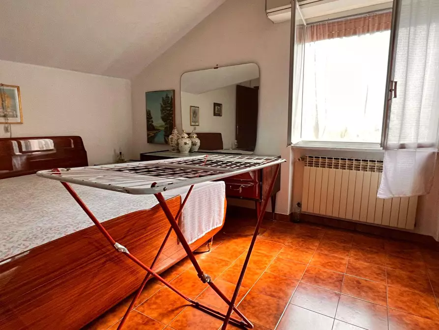 Immagine 11 di Appartamento in vendita  in Via Montà 18 a Urbe