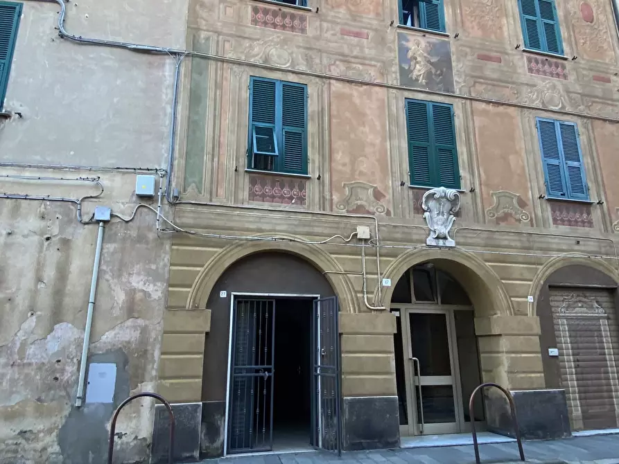 Immagine 5 di Locale commerciale in vendita  a Savona