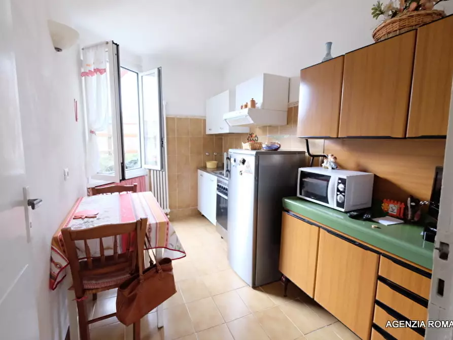 Immagine 8 di Appartamento in vendita  a Urbe