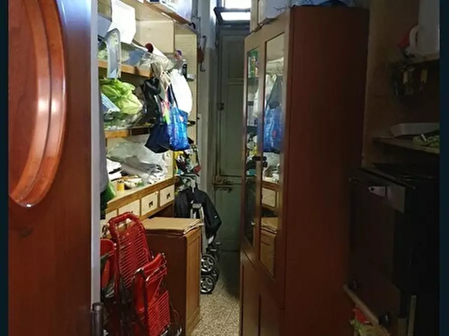 Immagine 7 di Locale commerciale in vendita  in Via Michele Amari 16 a Torino