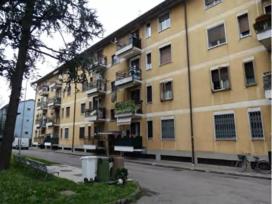 Immagine 1 di Pentalocale in vendita  in Via Leonardo da Vinci 37 a Cassano D'adda