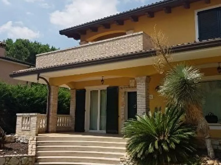 Immagine 1 di Villa in vendita  in Via Giacomo Camporesi 20 a Ravenna