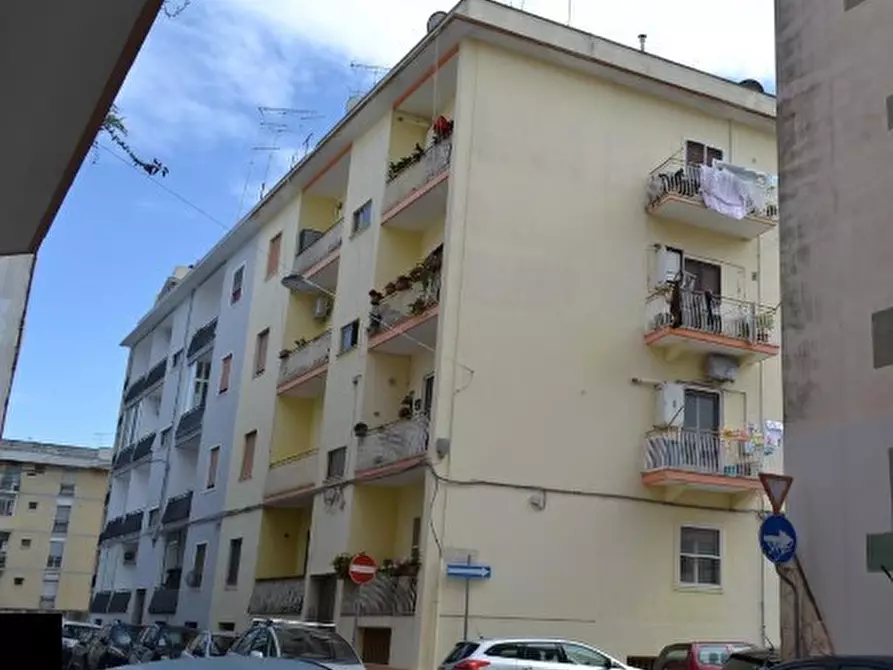 Immagine 1 di Pentalocale in vendita  in Via Properzio 4 a Brindisi