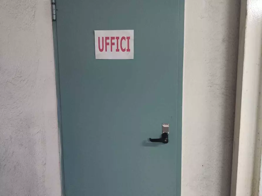 Immagine 24 di Attività artigianale in vendita  in Via Vallestura 25 D a Masone