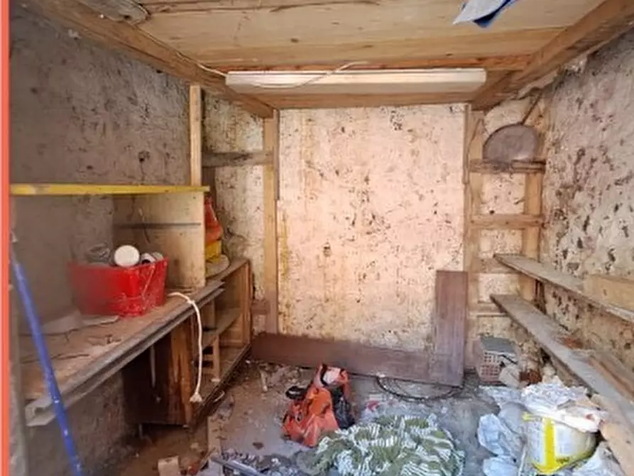 Immagine 6 di Magazzino in vendita  in Via Fereggiano 81 R a Genova