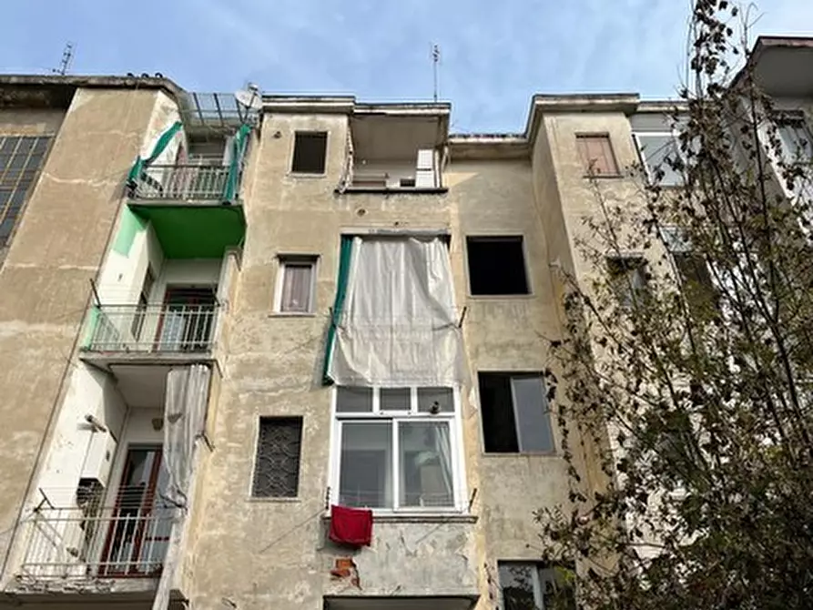 Immagine 5 di Quadrilocale in vendita  in Via Elvo 20 a Torino