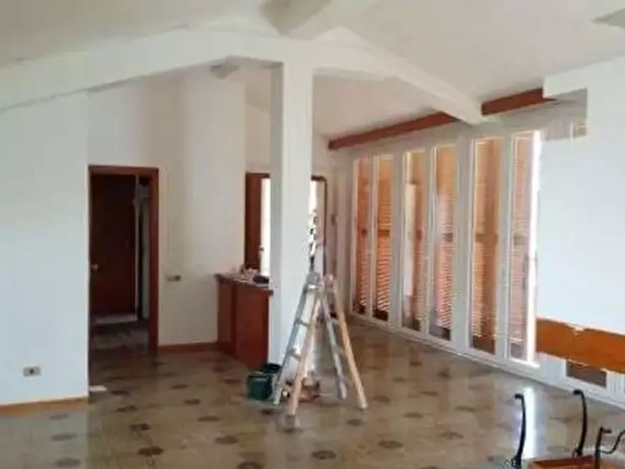 Immagine 3 di Pentalocale in vendita  in Viale Giacomo Leopardi 2 a Camerino