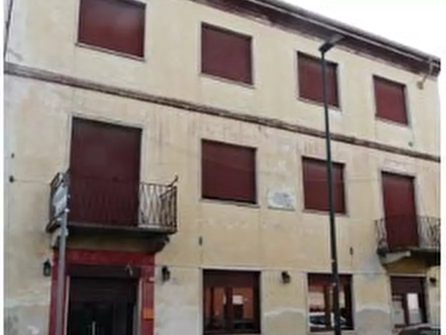 Immagine 1 di Bar / Ristorante in vendita  in Via Verbano 16 a Novara