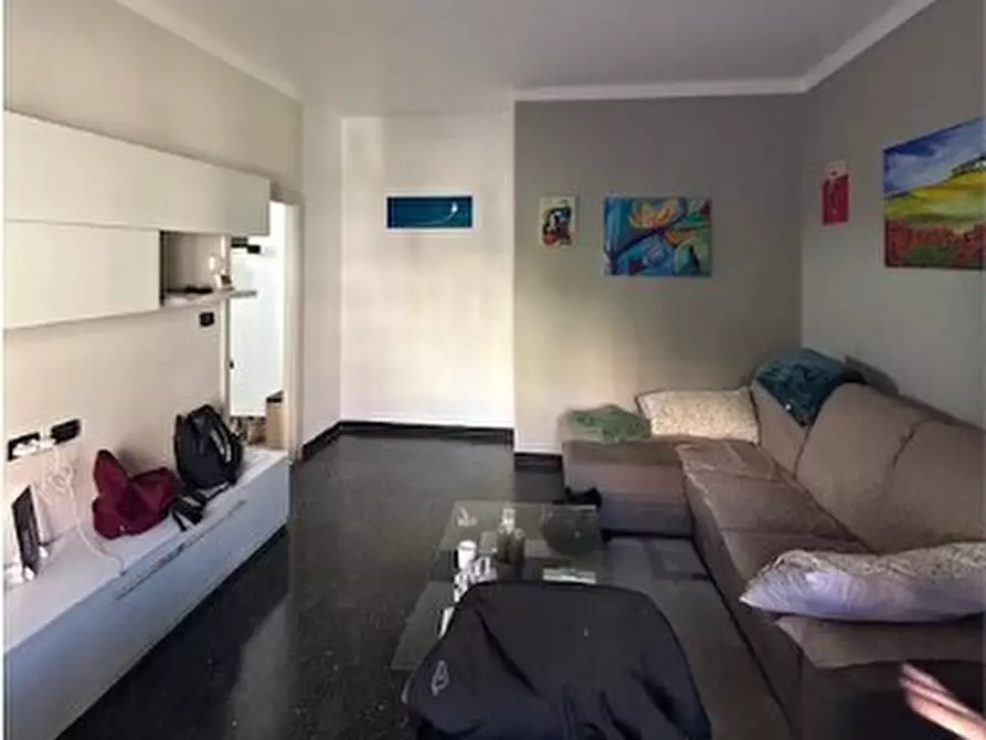 Immagine 7 di Pentalocale in vendita  in Via Lodovico Calda 3 a Genova