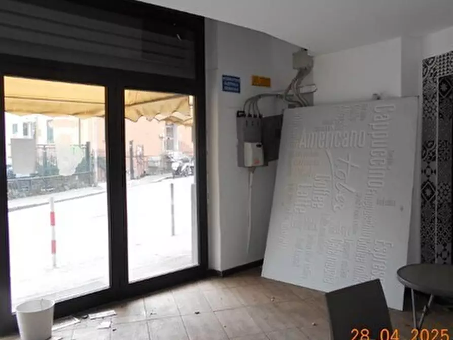 Immagine 9 di Locale commerciale in vendita  in Via Borgoratti 26 R a Genova