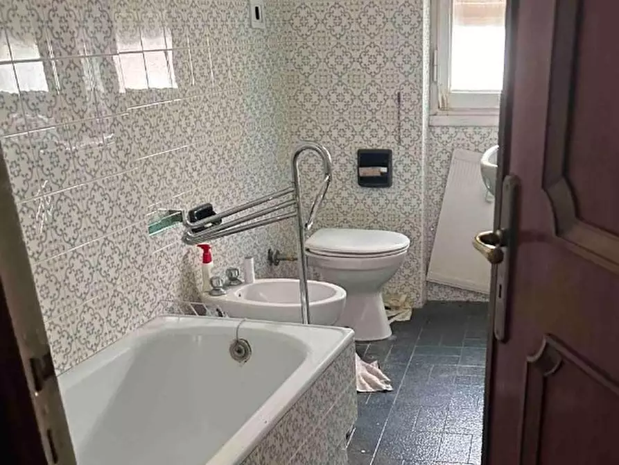 Immagine 10 di Pentalocale in vendita  in Via Laviosa 37 a Genova