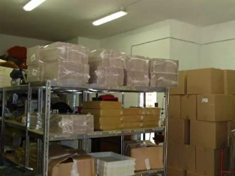 Immagine 4 di Locale commerciale in vendita  in Via di Creto 13A a Genova