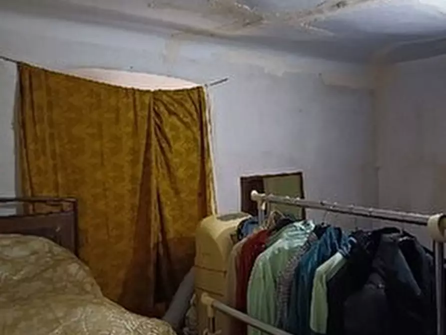 Immagine 4 di Pentalocale in vendita  in Via Chiaravagna 35 a Genova