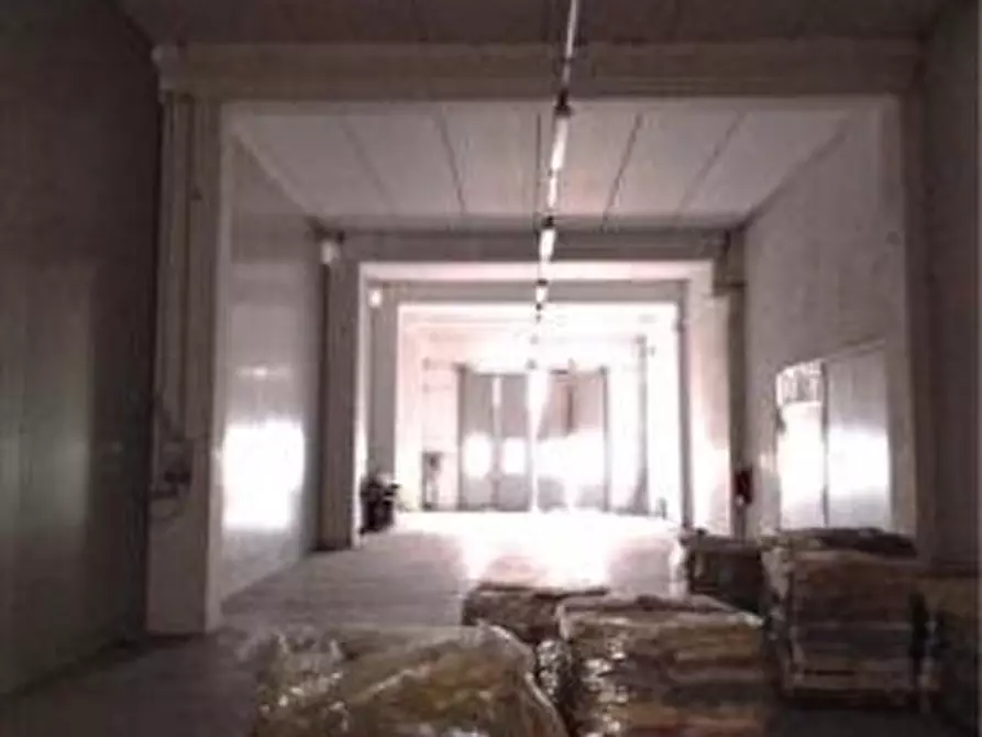 Immagine 4 di Attività artigianale in vendita  in Via Valletta San Cristoforo C a Savona