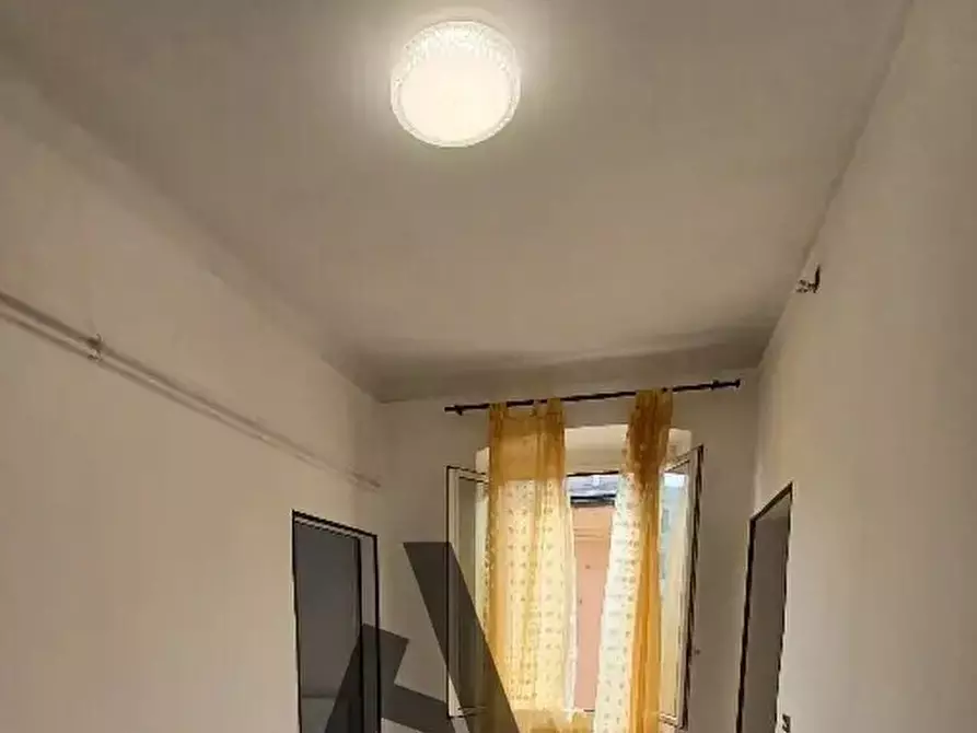 Immagine 3 di Pentalocale in vendita  in Via Sampierdarena 103 a Genova