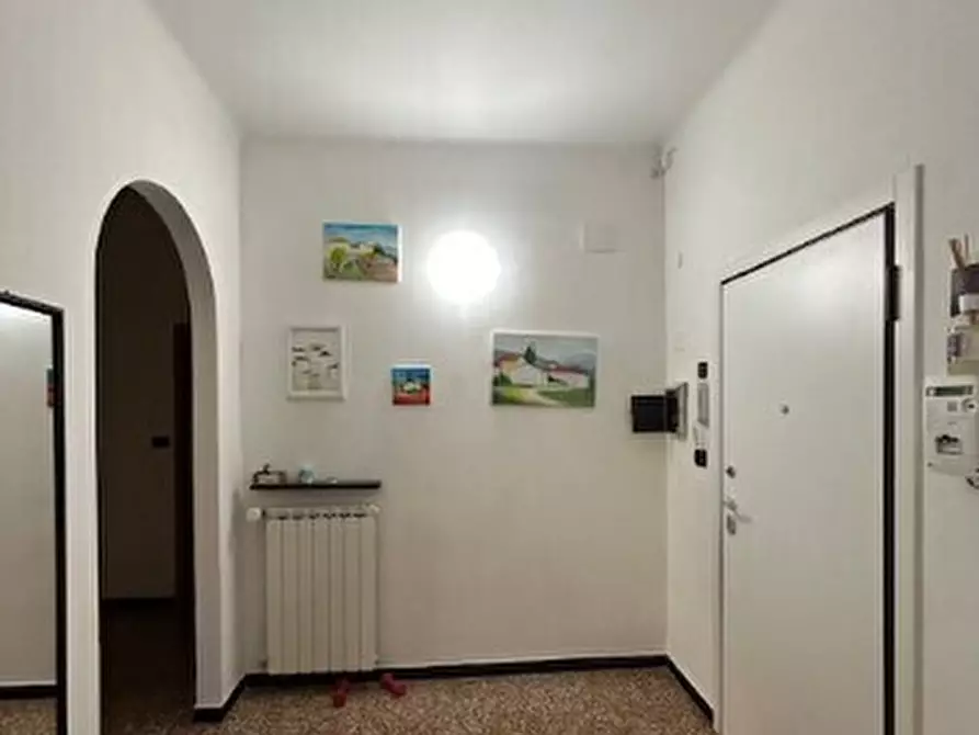 Immagine 3 di Pentalocale in vendita  in Via Lodovico Calda 3 a Genova