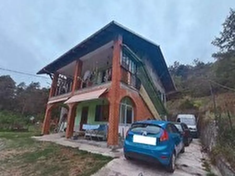 Immagine 1 di Casa bifamiliare in vendita  in Località Gallareto 4 a Dego