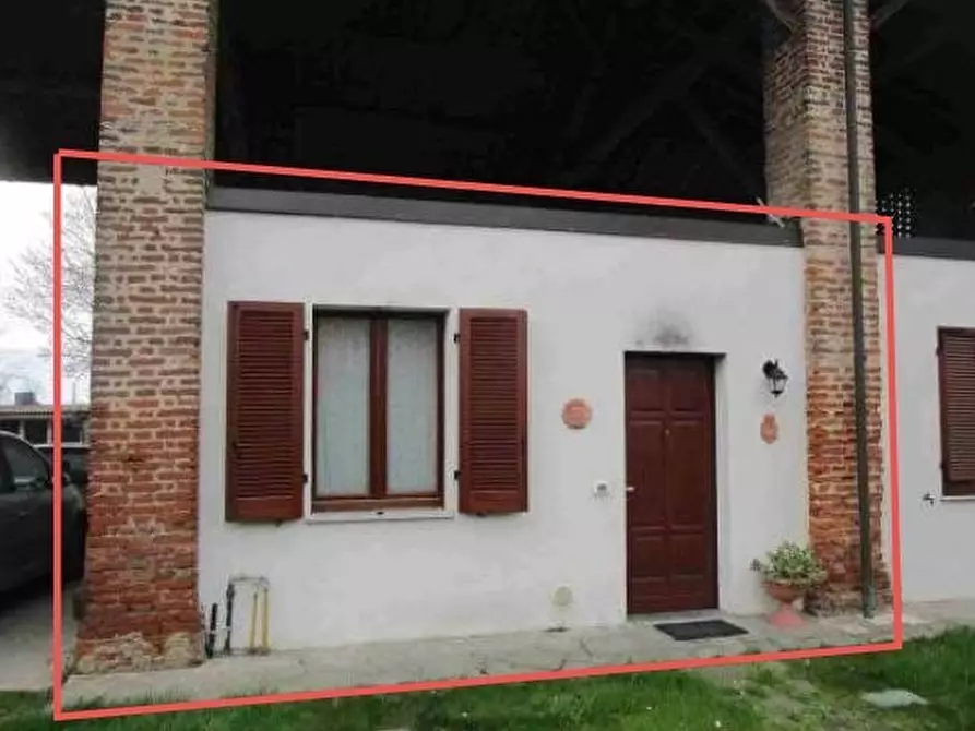 Immagine 1 di Quadrilocale in vendita  in Via Case Nuove Dè Canonici 501 a Pavia