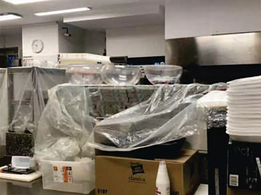 Immagine 4 di Locale commerciale in vendita  in Via alla Calata Marinetta 18 a Genova
