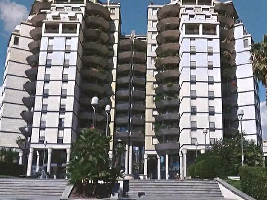 Immagine 1 di Pentalocale in vendita  in Via Cristoforo Colombo 54 a Taggia