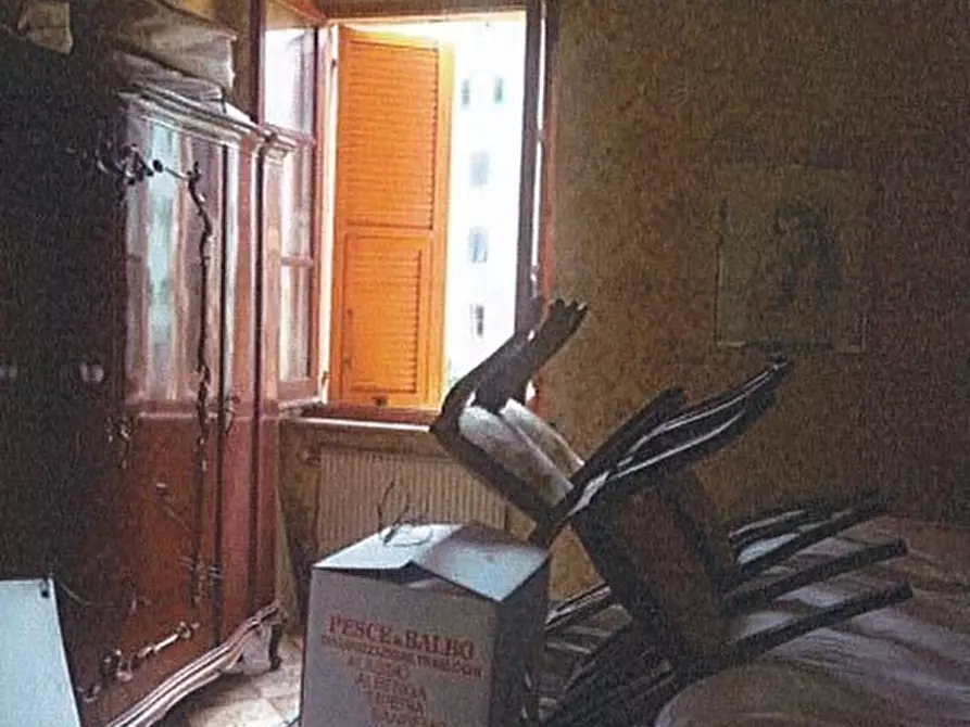 Immagine 3 di Pentalocale in vendita  in Via Paolo Anfossi 68B a Genova