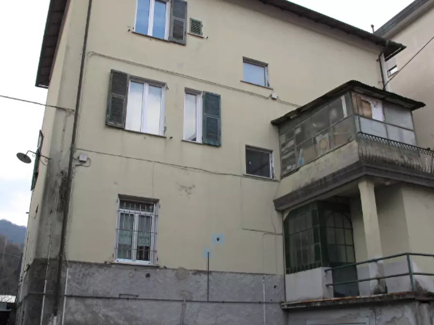 Immagine 1 di Magazzino in vendita  in Via Fratelli Canepa 48A a Serra Riccò