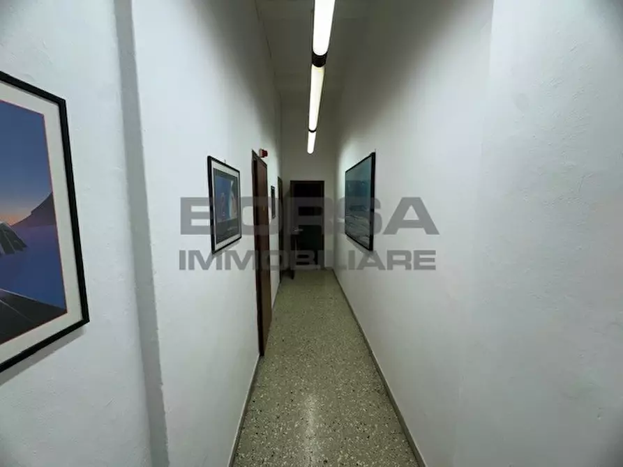 Immagine 8 di Ufficio in vendita  a Livorno