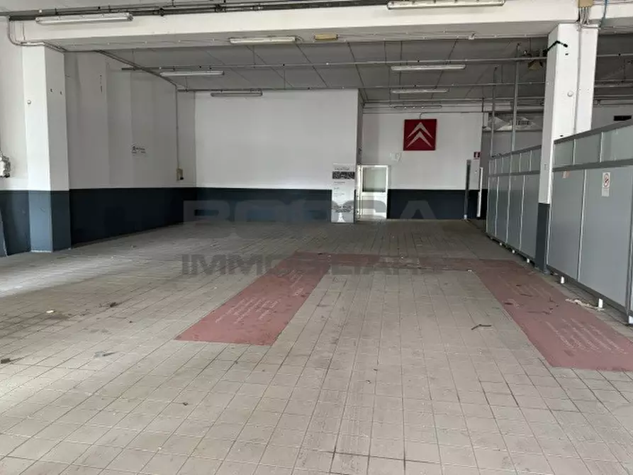 Immagine 13 di Showroom in affitto  in Via dei Ramai 2 a Livorno