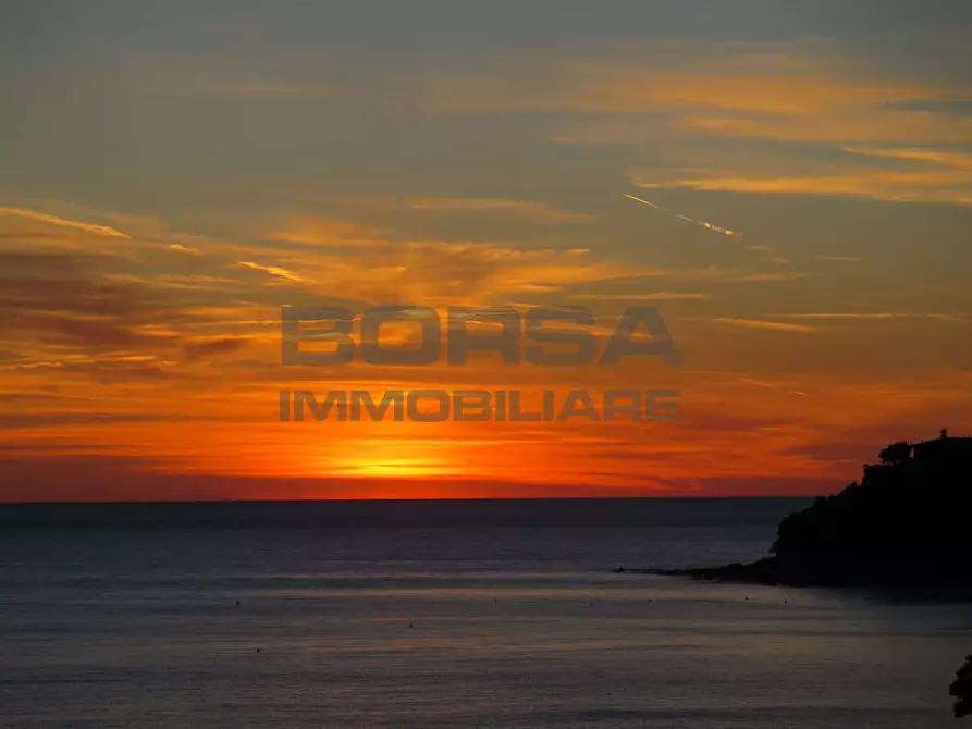 Immagine 11 di Villa in vendita  in Via Bayron 2 a Livorno