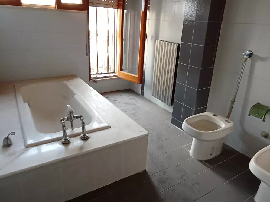 Immagine 21 di Villa in vendita  a Comiso