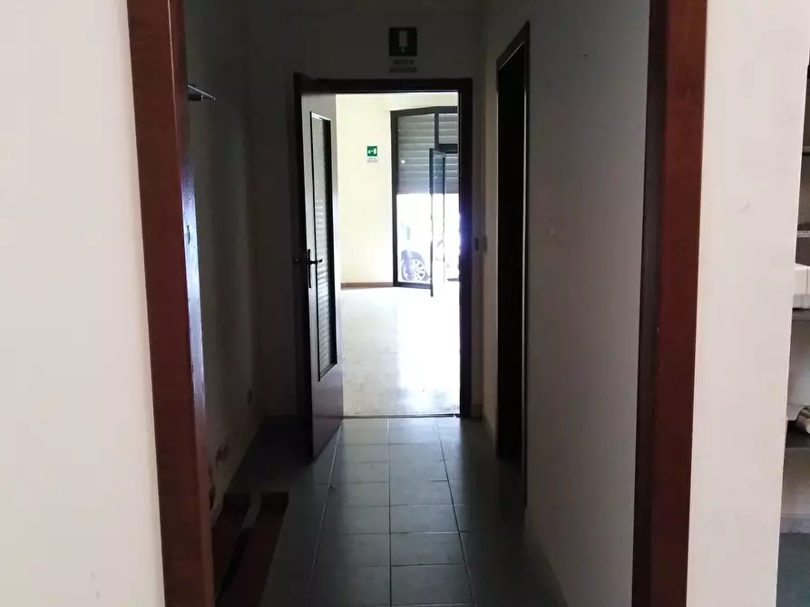 Immagine 5 di Locale commerciale in vendita  a Ragusa