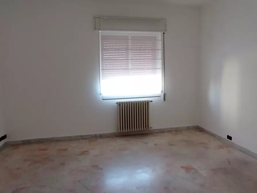 Immagine 3 di Pentalocale in affitto  a Ragusa