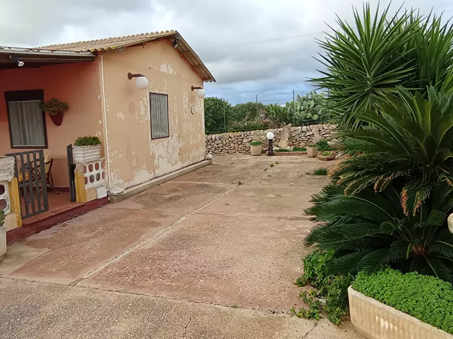 Immagine 18 di Casa indipendente in vendita  a Ragusa