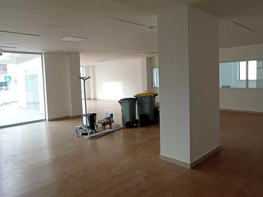 Immagine 6 di Locale commerciale in affitto  a Ragusa