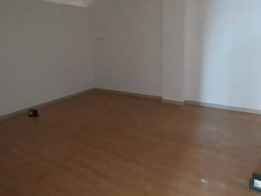 Immagine 11 di Locale commerciale in affitto  a Ragusa