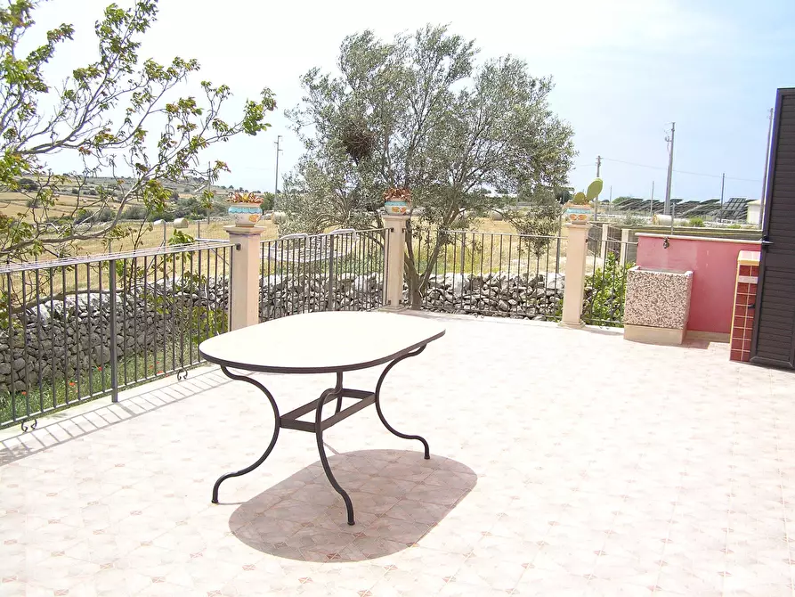 Immagine 3 di Casa indipendente in vendita  a Ragusa