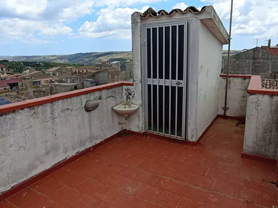 Immagine 31 di Casa indipendente in vendita  a Ragusa