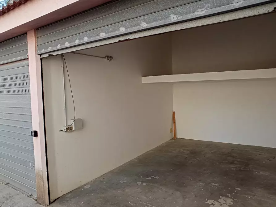 Immagine 1 di Garage in vendita  a Ragusa