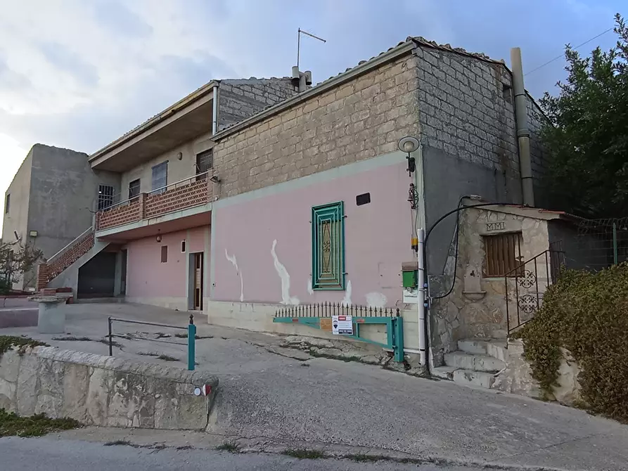 Immagine 32 di Casa bifamiliare in vendita  a Ragusa