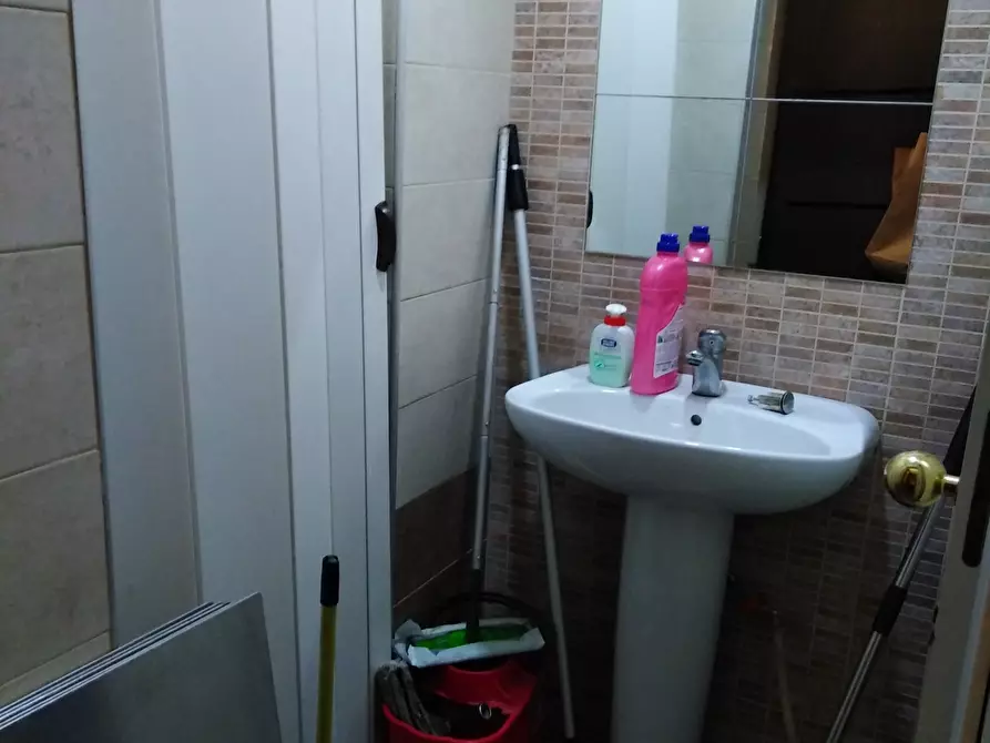 Immagine 7 di Locale commerciale in affitto  a Ragusa