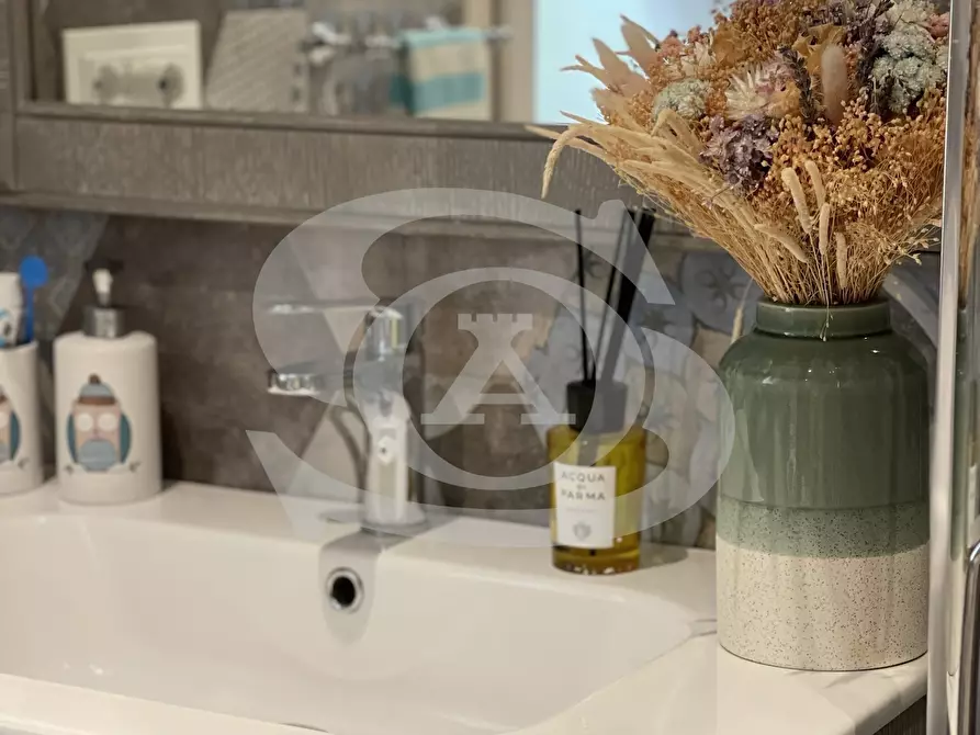 Immagine 20 di Trilocale in vendita  in Via Montà dei Guisci a San Remo