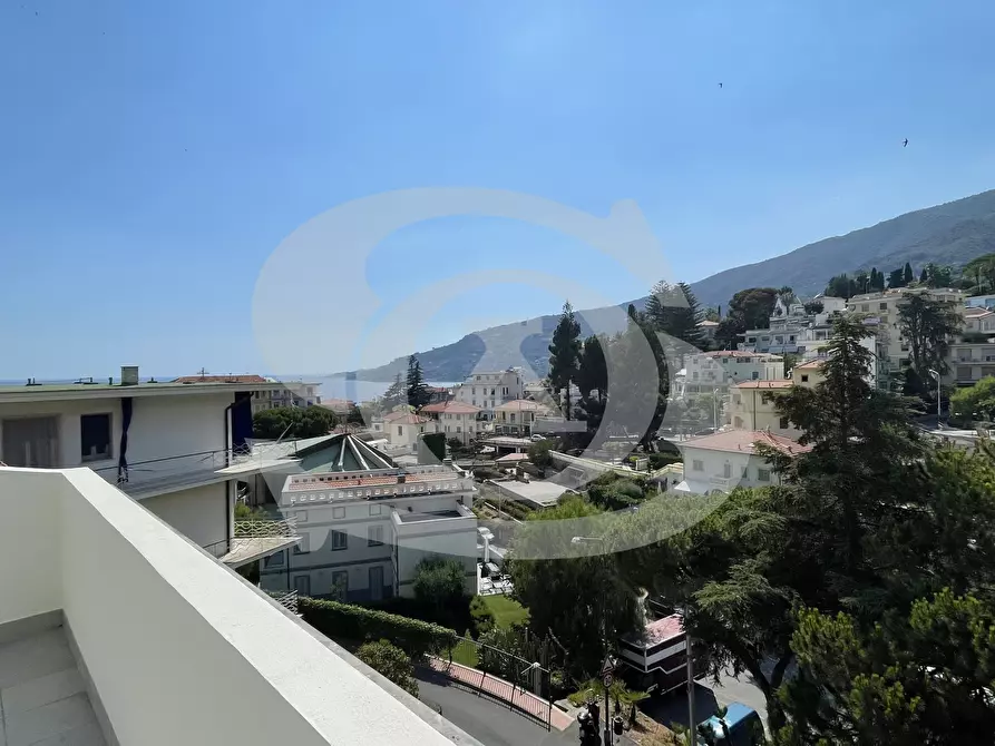 Immagine 16 di Bilocale in vendita  in Via della Noria 20 a Ospedaletti