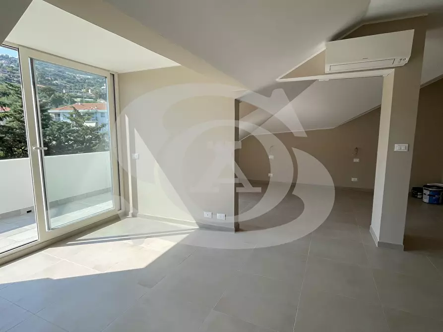 Immagine 5 di Bilocale in vendita  in Via della Noria 20 a Ospedaletti