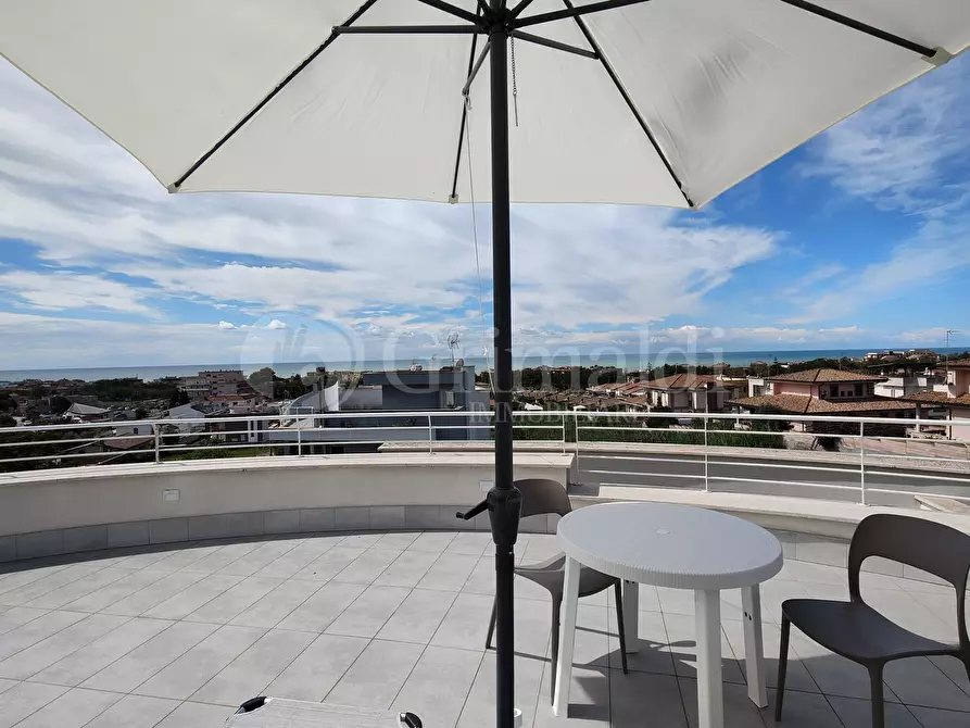 Immagine 50 di Villa in vendita  a Anzio